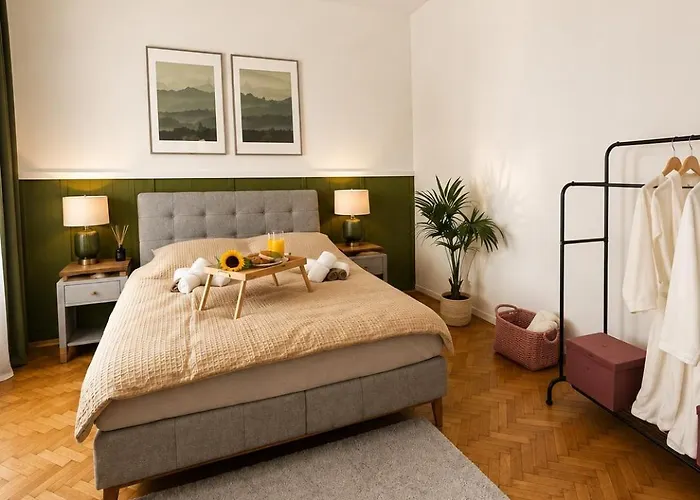5 Min Schoenbrunn Gloriette, Direct To Center, Free Parking